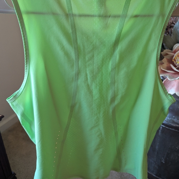 Tank - Picture 11 of 12